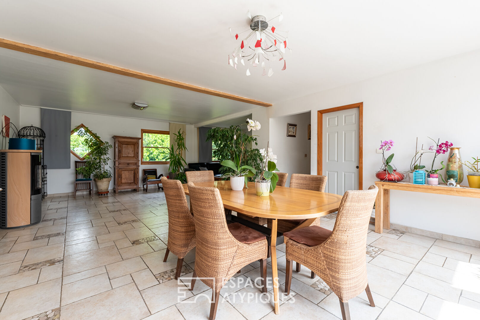 Maison québécoise en ossature bois avec piscine