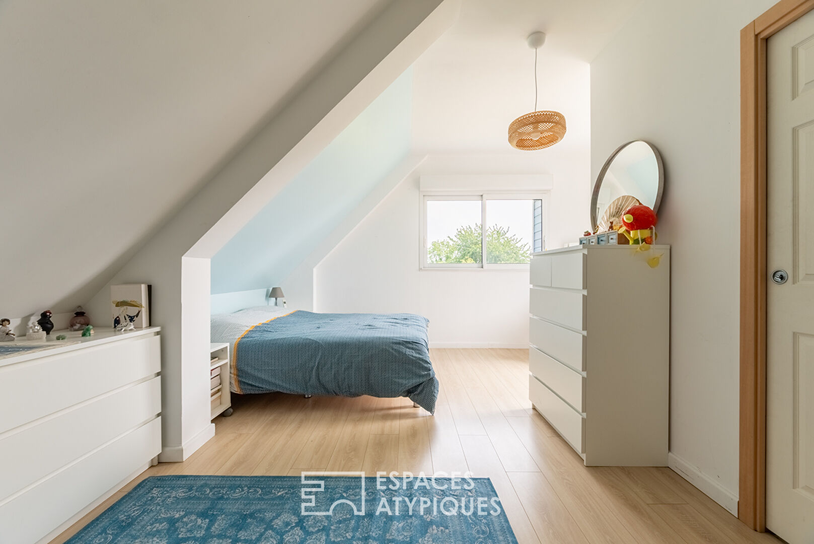 Maison québécoise en ossature bois avec piscine