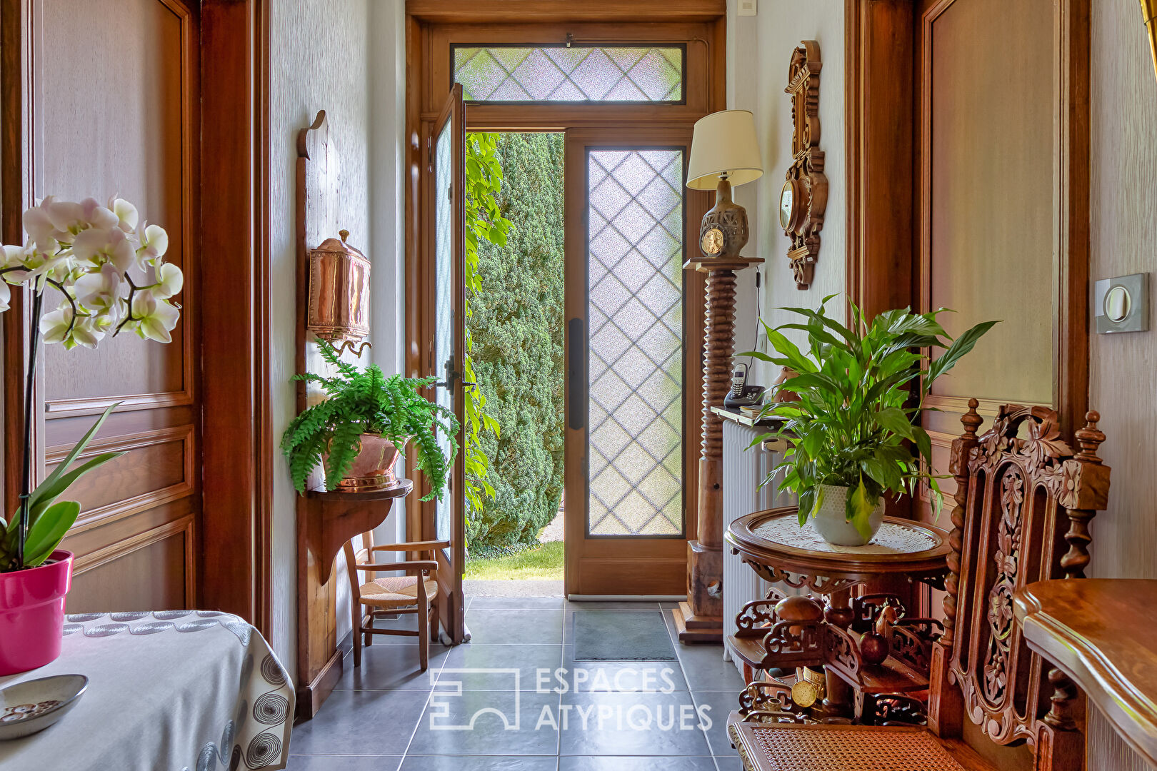 Maison de maître, élégance intemporelle, dépendances et jardin d’exception