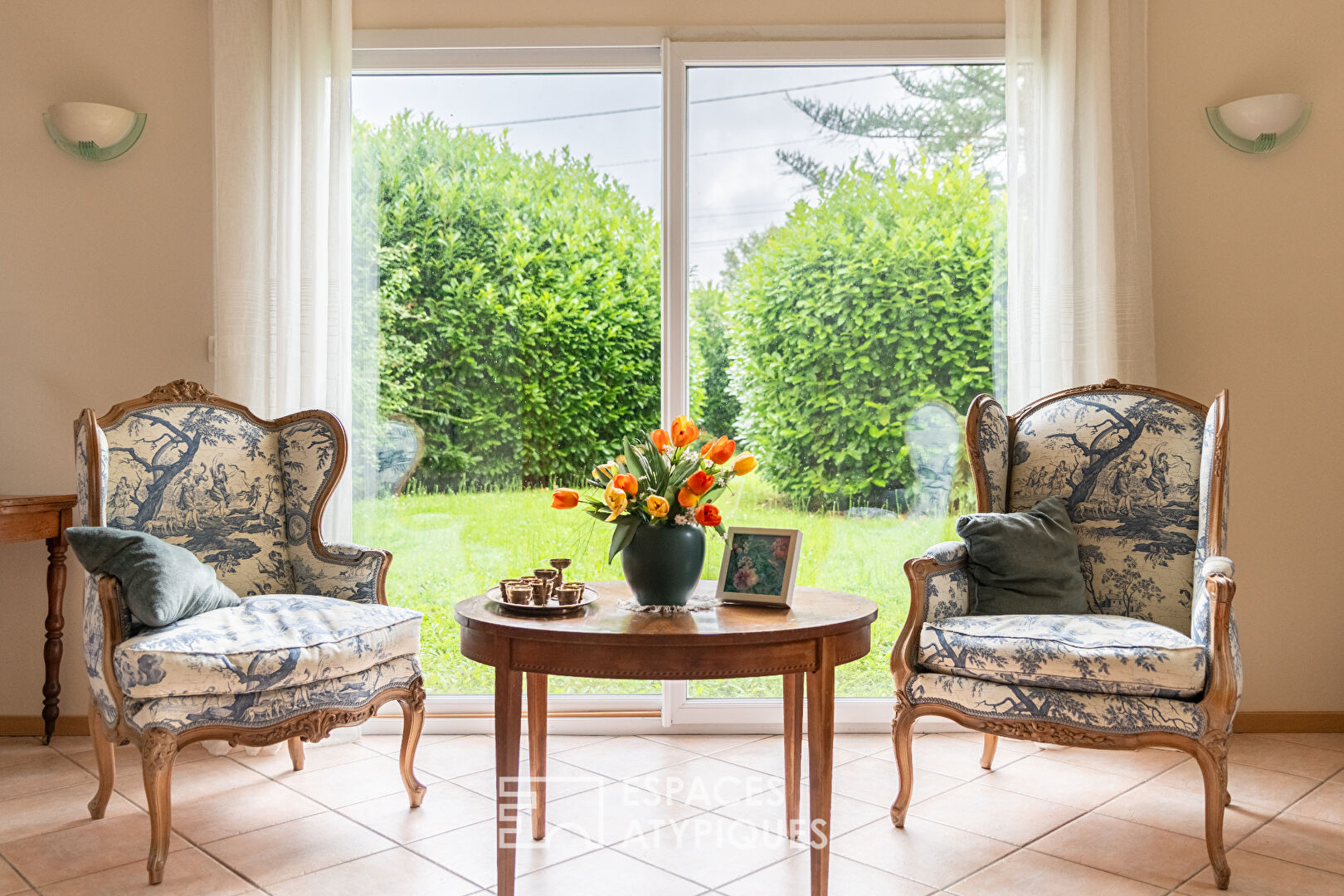 Maison familiale dans un environnement paisible
