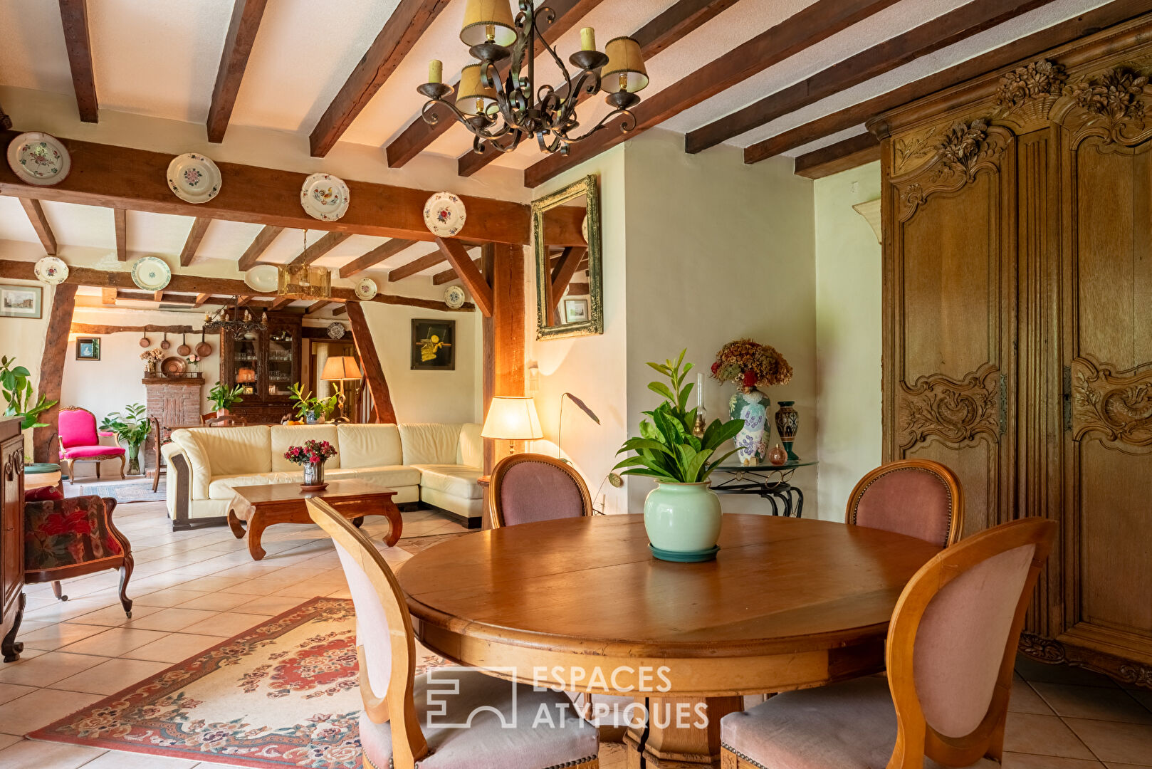 Maison familiale dans un environnement paisible
