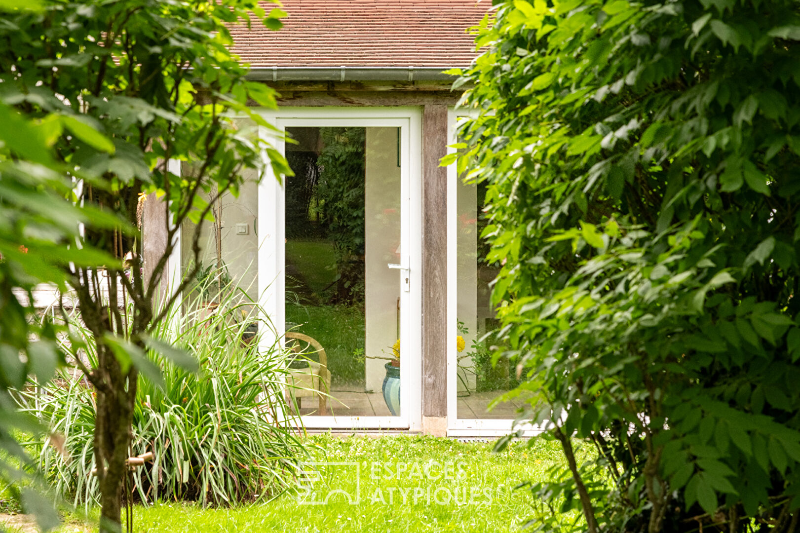 Maison familiale dans un environnement paisible