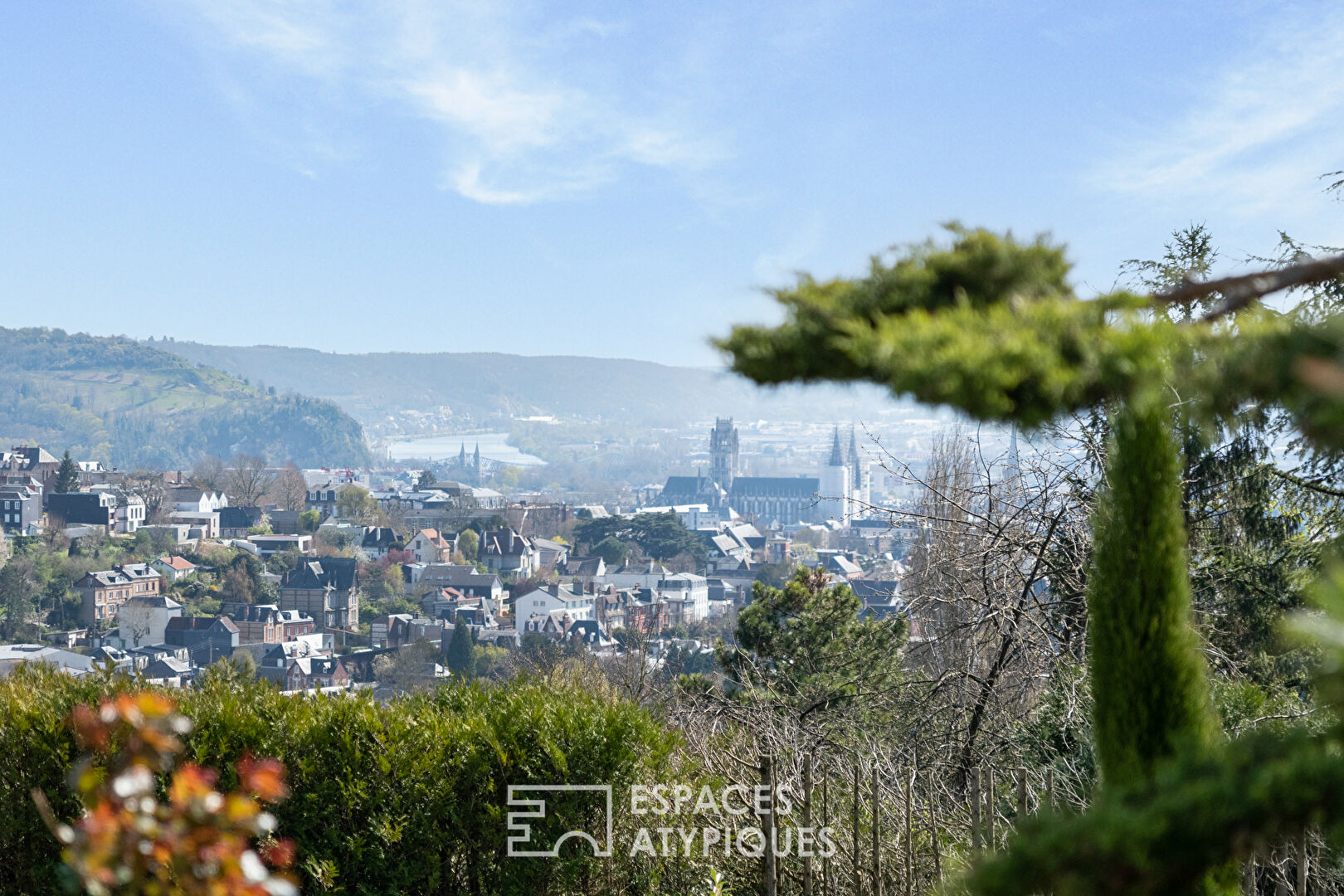 Maison d’architecte des années 70 avec vue panoramique sur Rouen