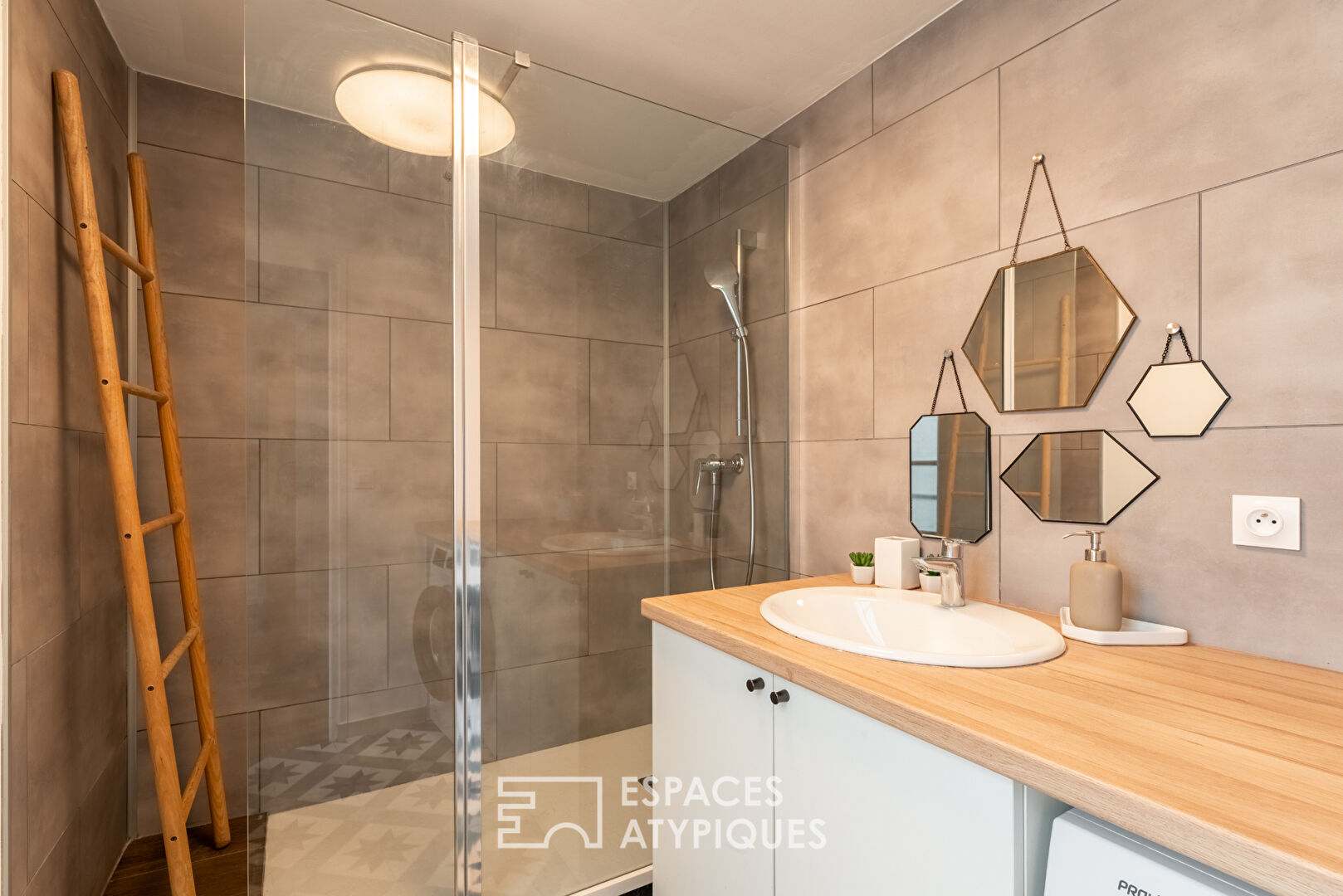 Fully renovated apartment in the city center