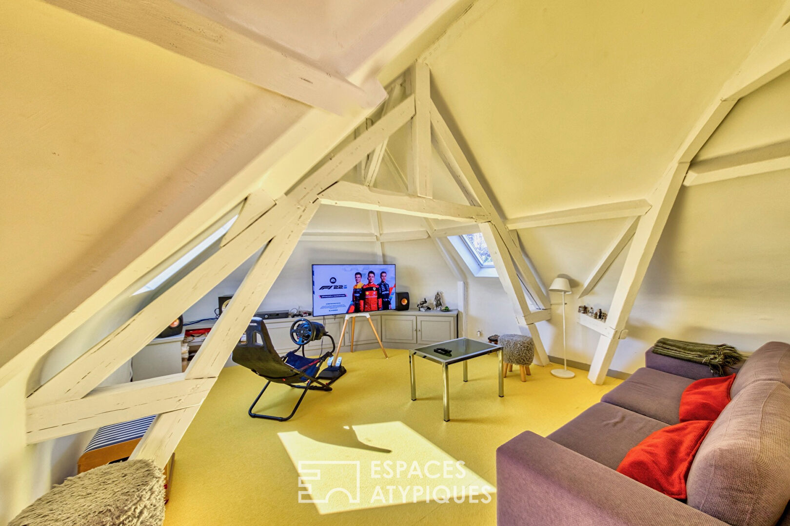 Duplex apartment with sea view in an old mansion