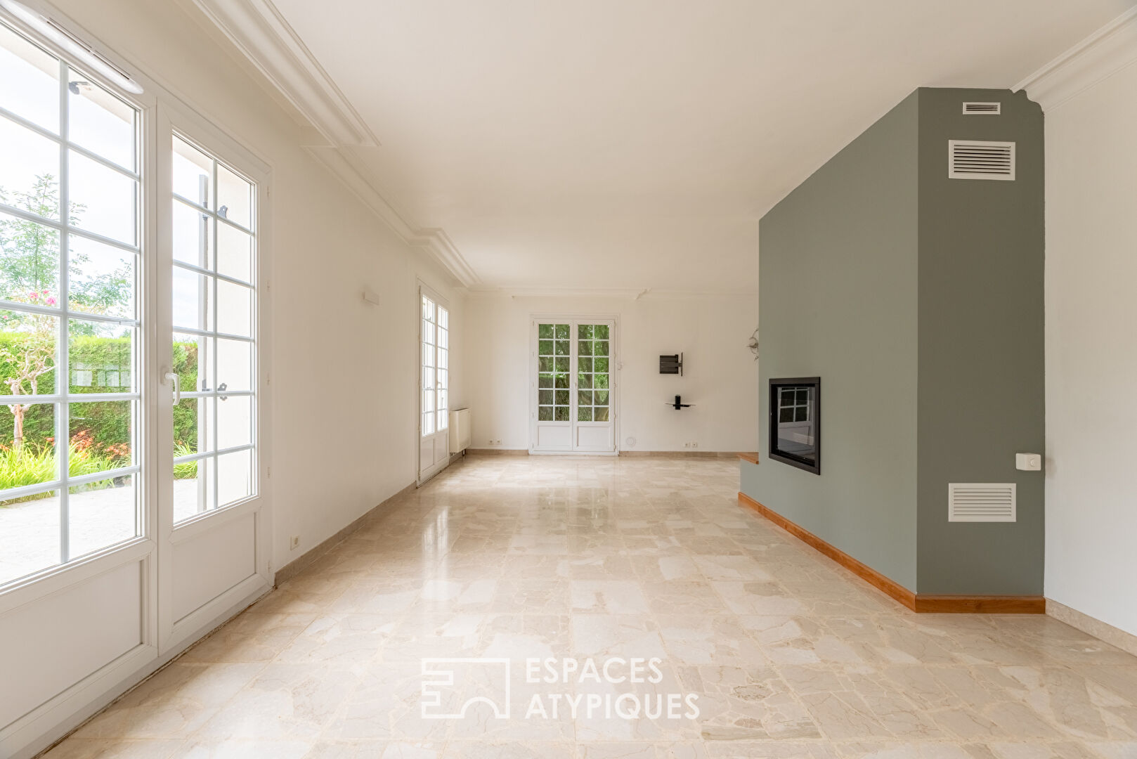 Spacious family home of 192 m² with swimming pool