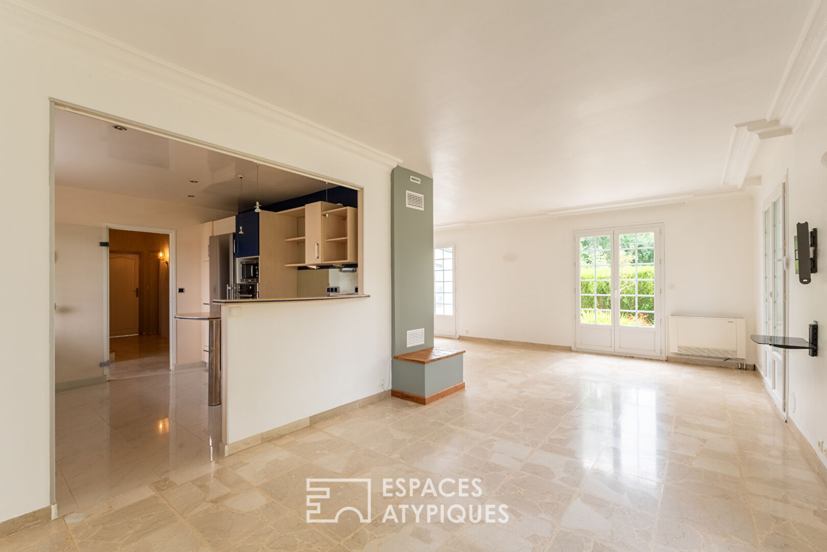 Spacious family home of 192 m² with swimming pool