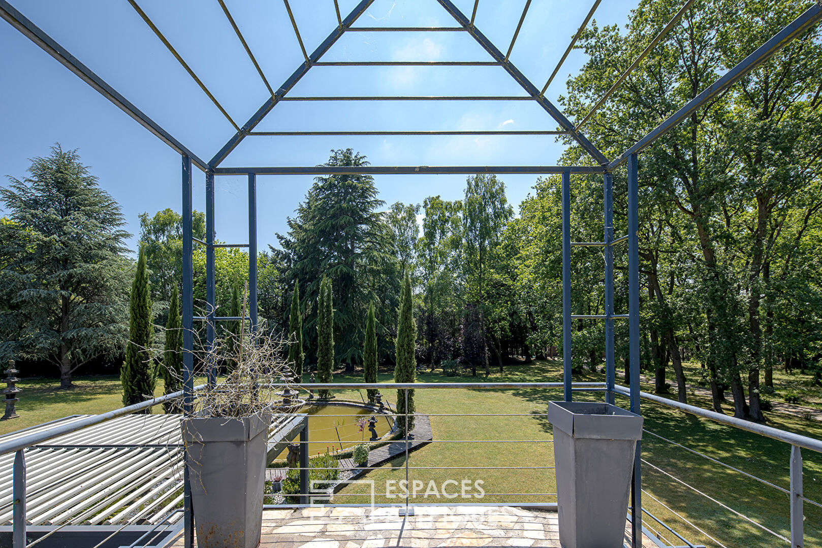 Manoir d’architecte d’exception avec piscine et paddocks dans un parc de 3 hectares