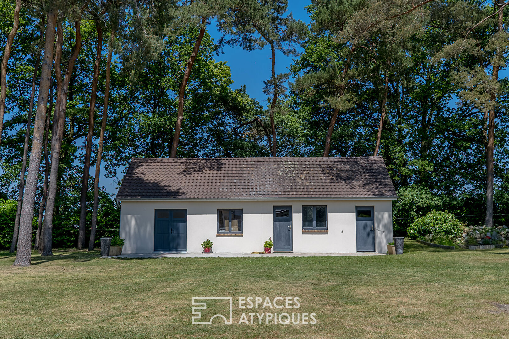 Manoir d’architecte d’exception avec piscine et paddocks dans un parc de 3 hectares