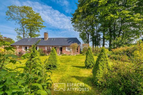 Clos masure with its revisited farmhouse near the coast