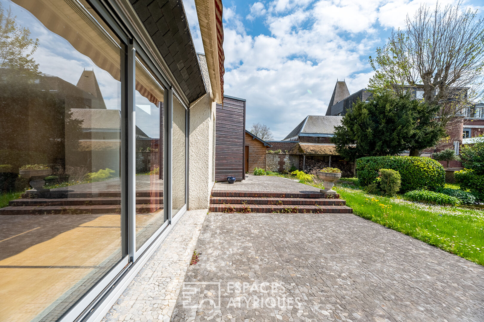 Rare maison de plain-pied avec jardin et parking – Rouen Jouvenet