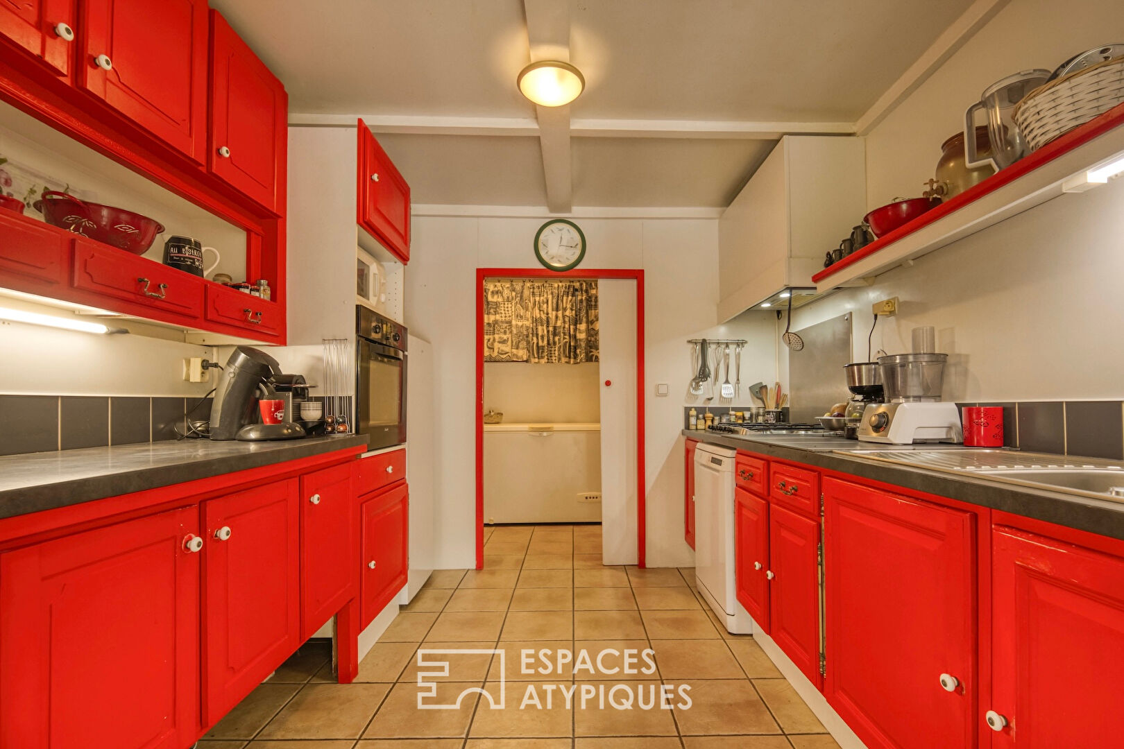 Ancienne étable restructurée avec terrasse sur pilotis et gîte attenant