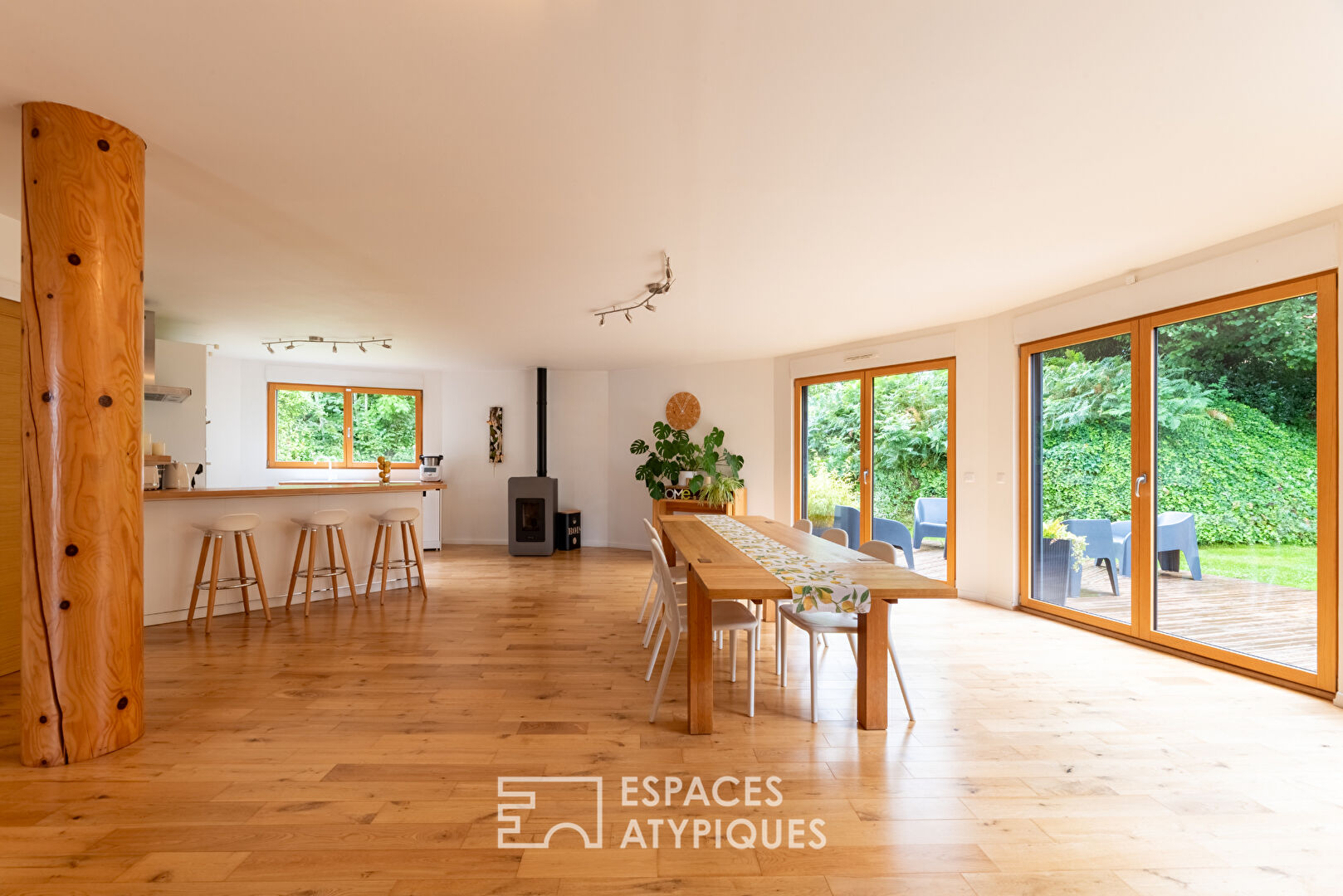Maison polygonale en bois et sa conception bioclimatique