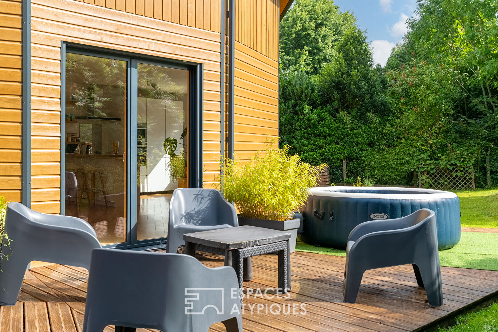 Maison polygonale en bois et sa conception bioclimatique