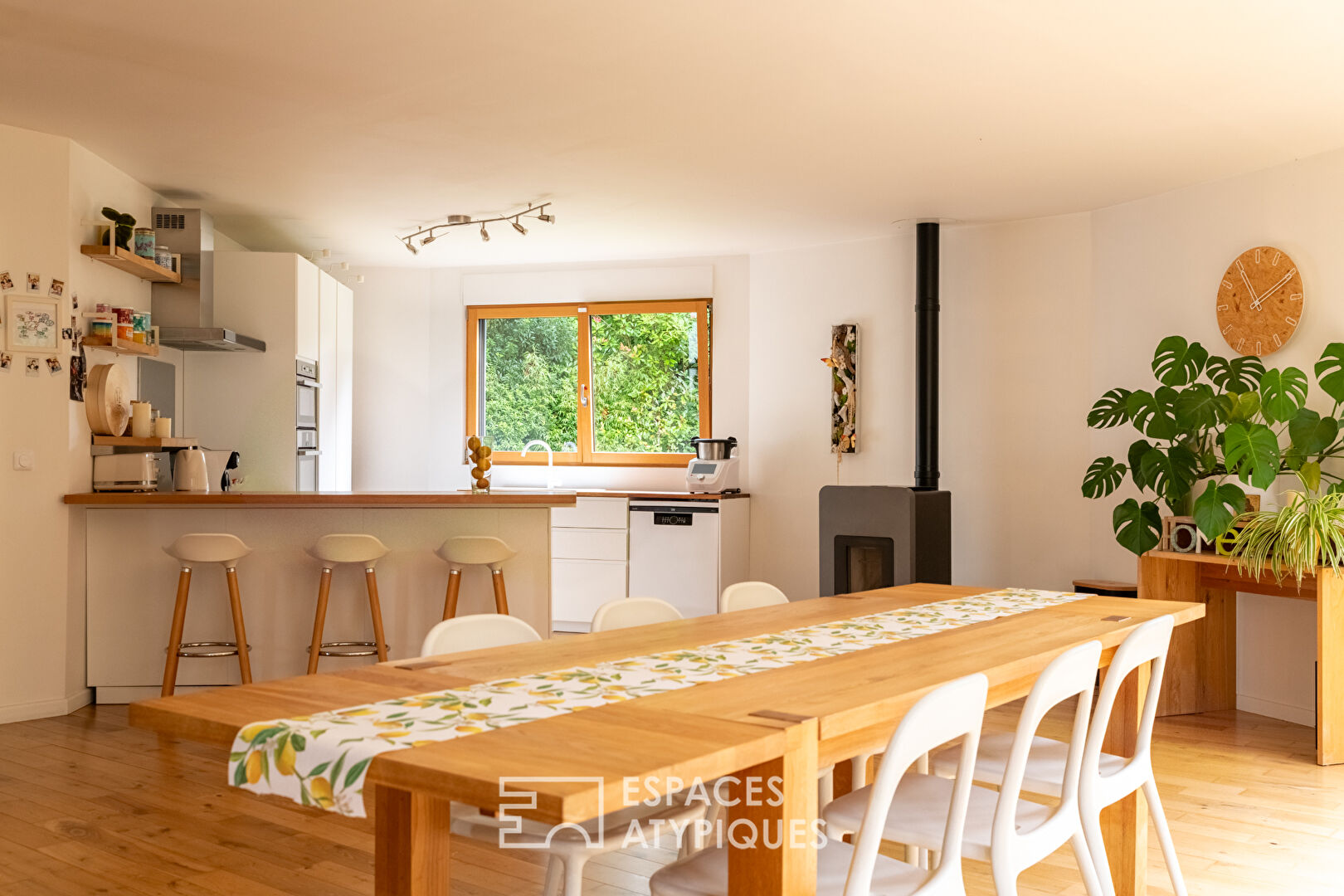 Maison polygonale en bois et sa conception bioclimatique