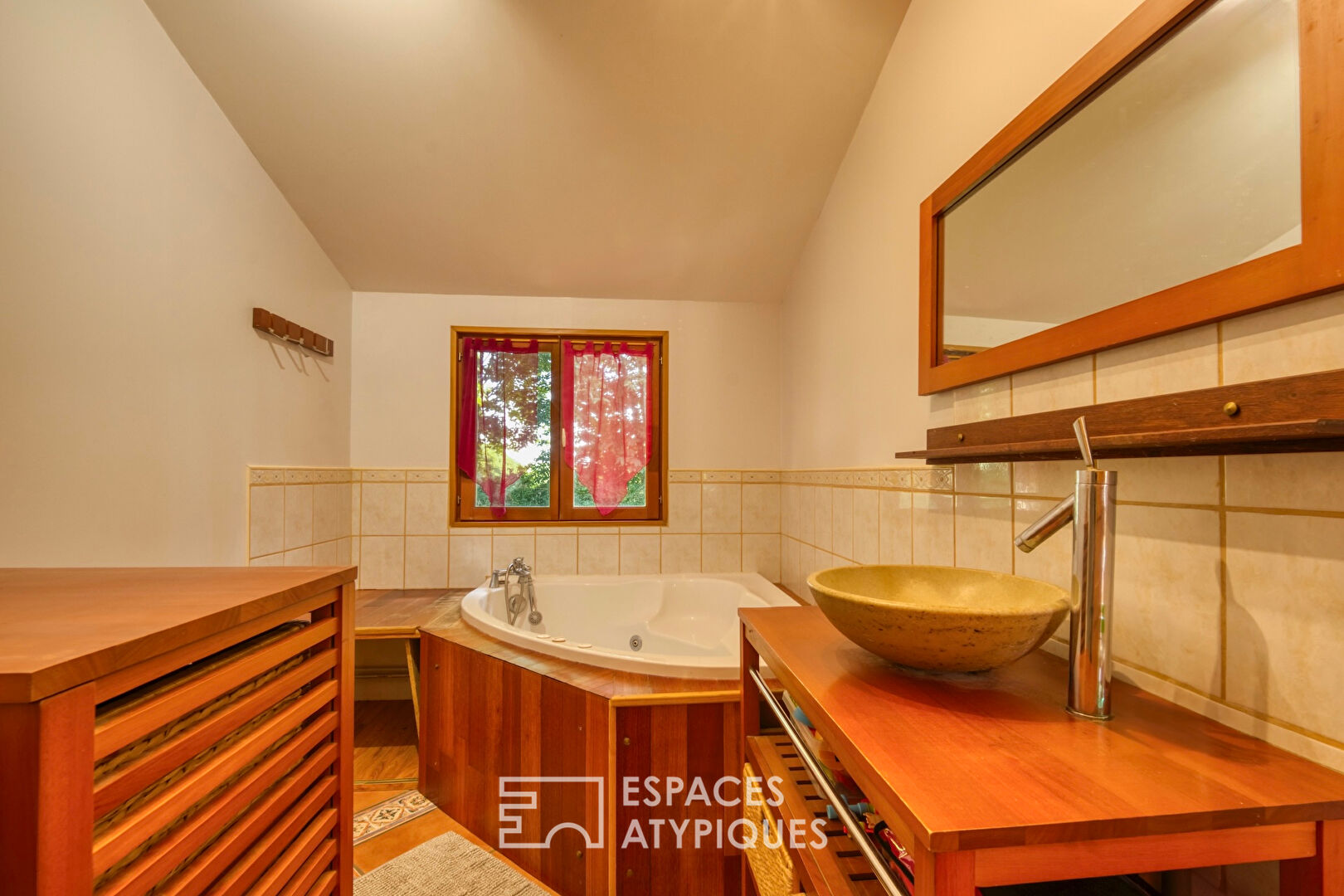 Family home in the countryside in the heart of the Alabaster Coast