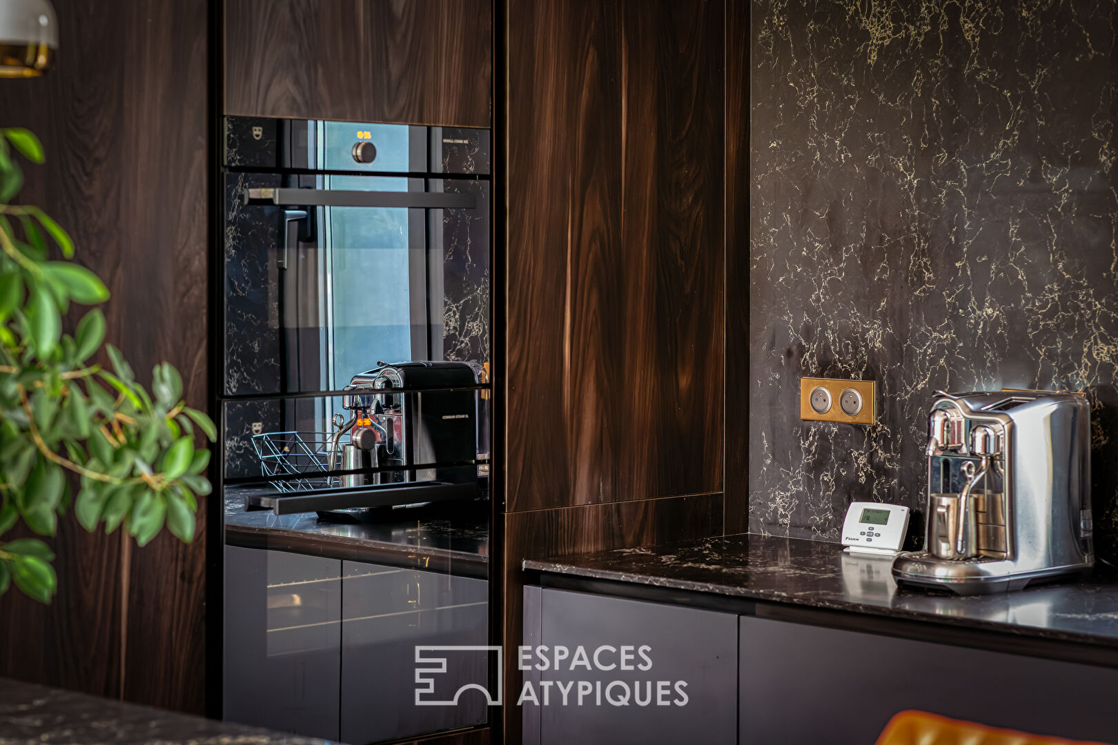 Villa d’architecte lumineuse, design et élégante avec spa de nage
