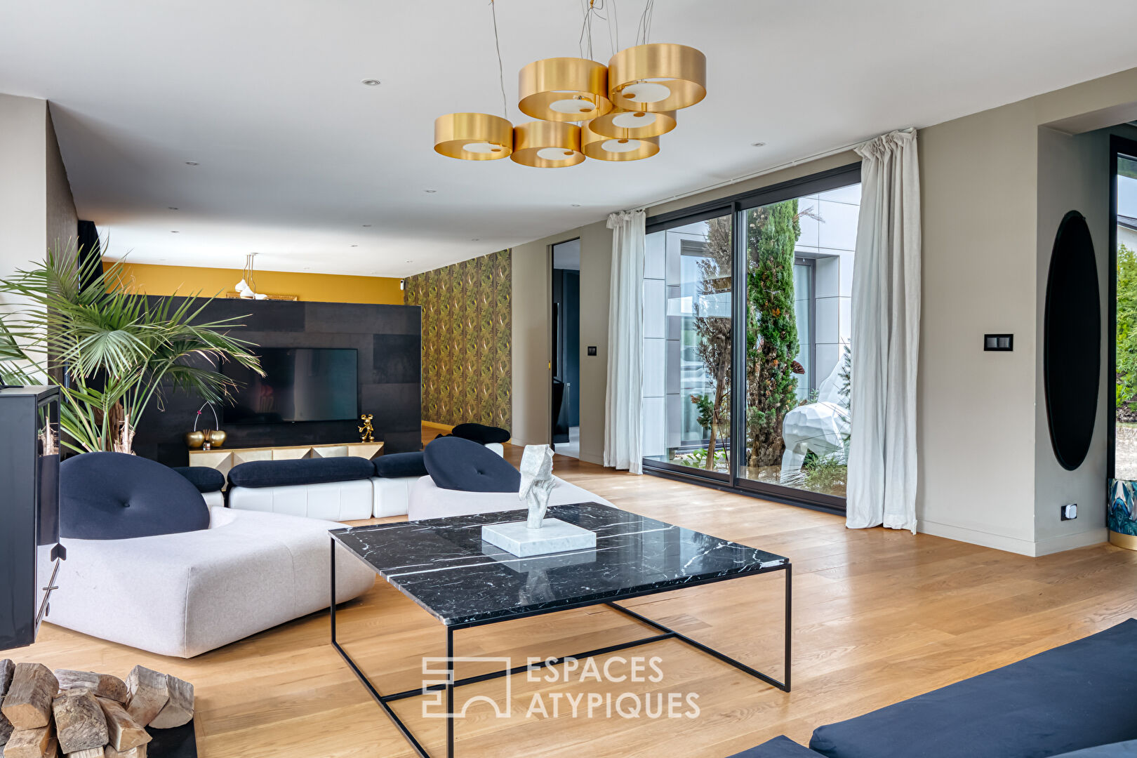 Villa d’architecte lumineuse, design et élégante avec spa de nage