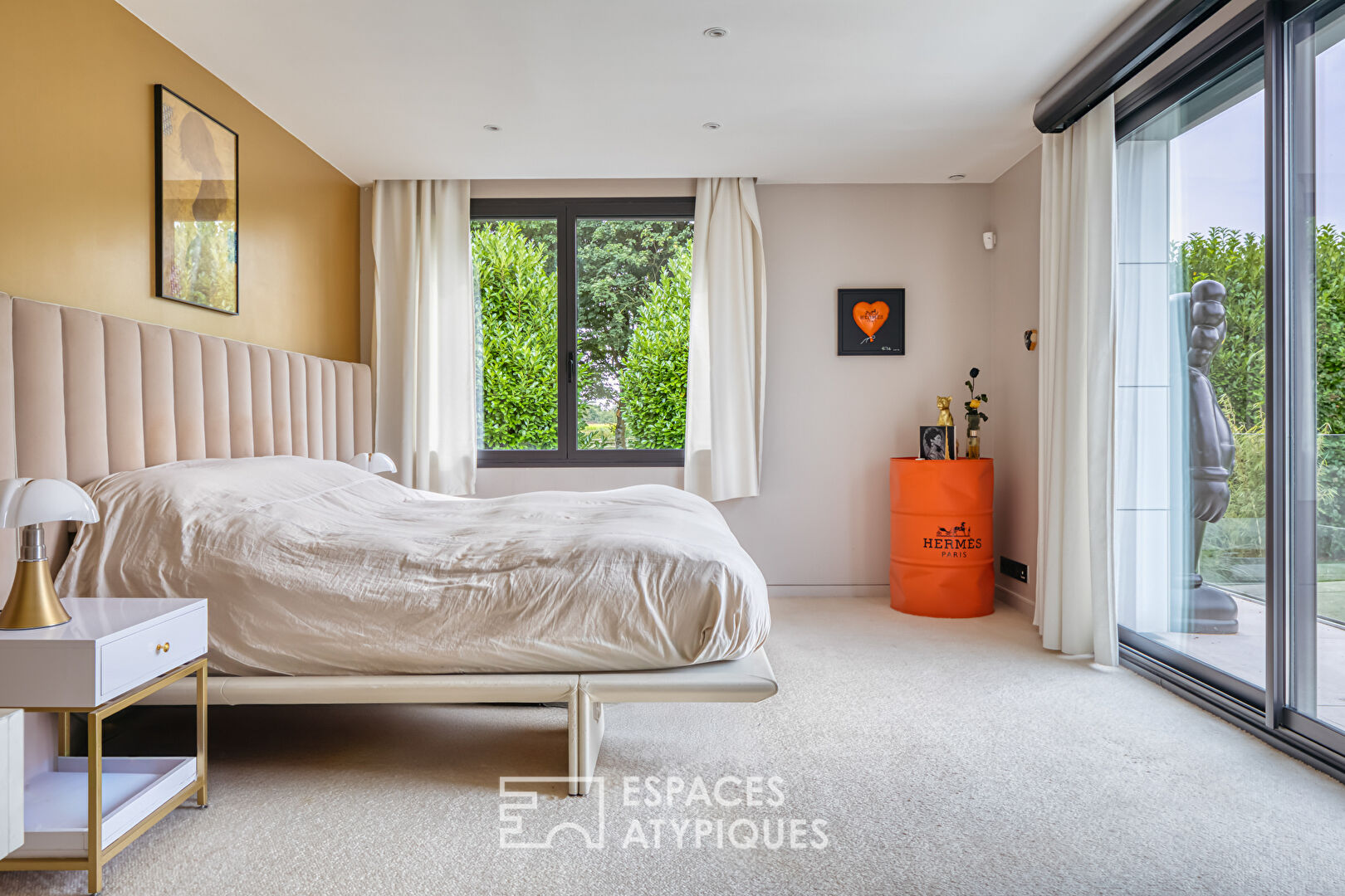 Villa d’architecte lumineuse, design et élégante avec spa de nage