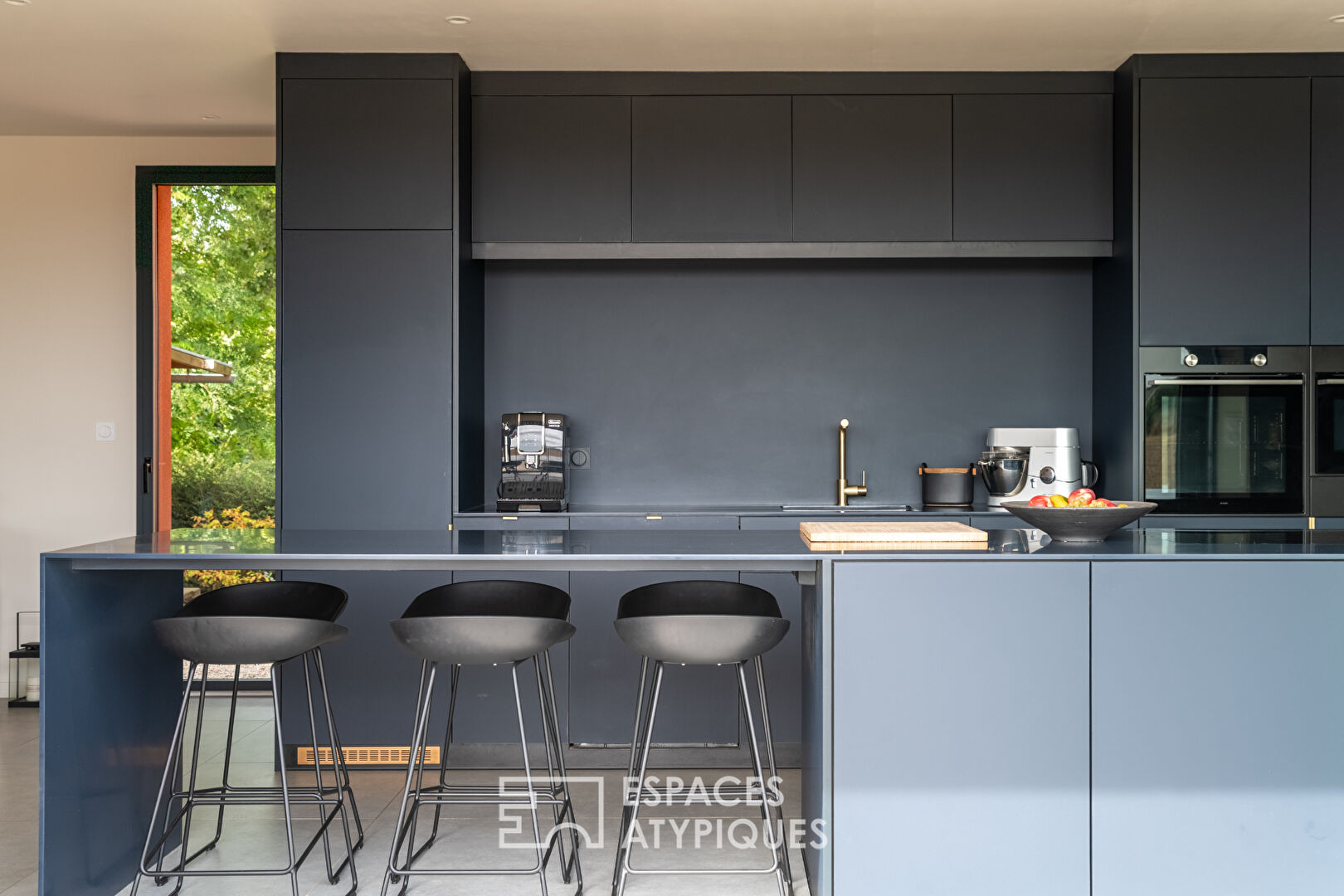 Contemporary elegance in the heart of the countryside