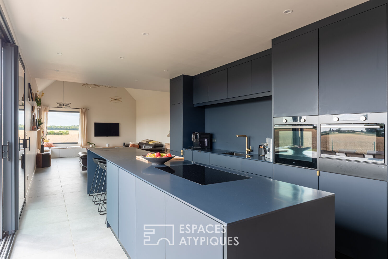 Contemporary elegance in the heart of the countryside