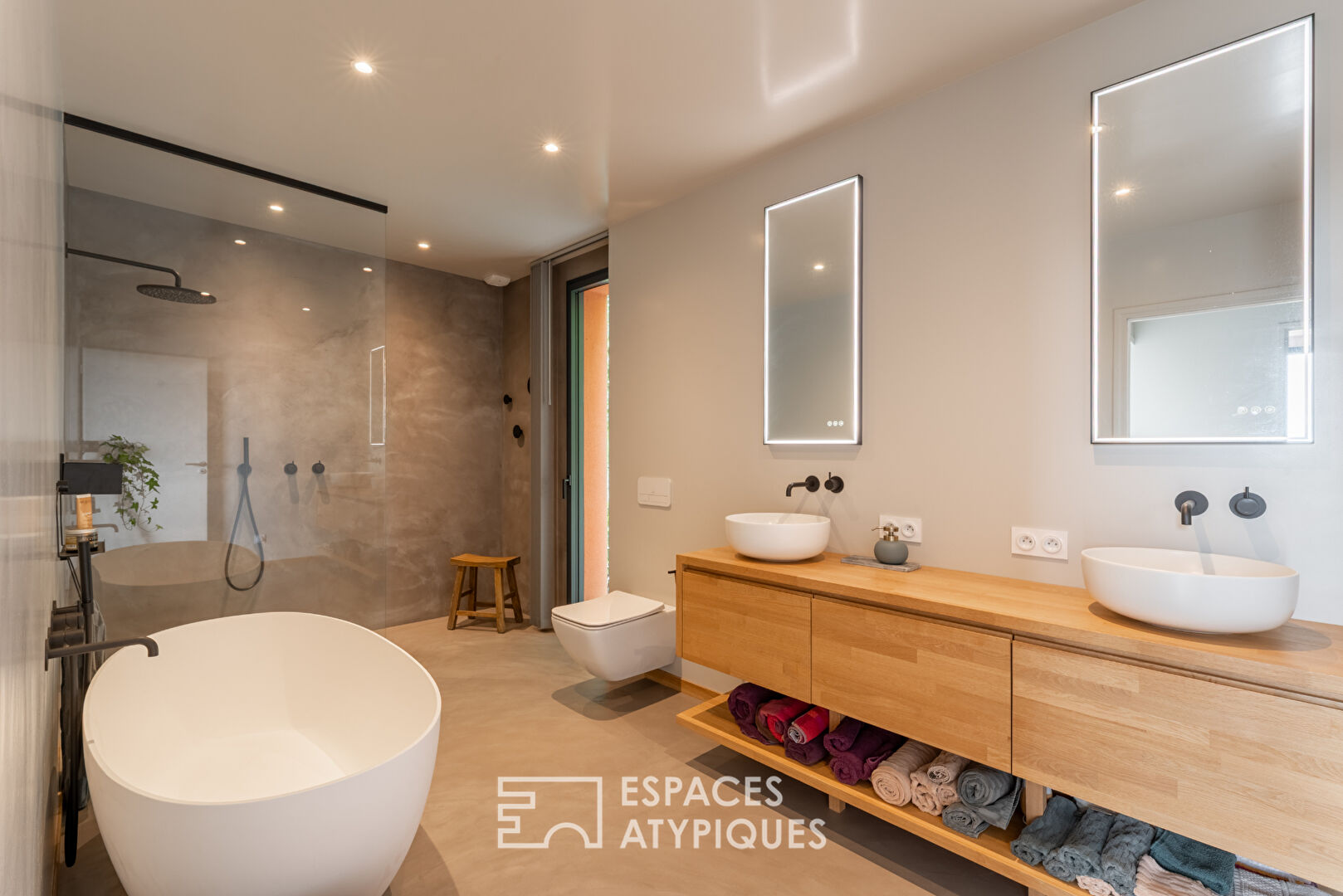 Contemporary elegance in the heart of the countryside