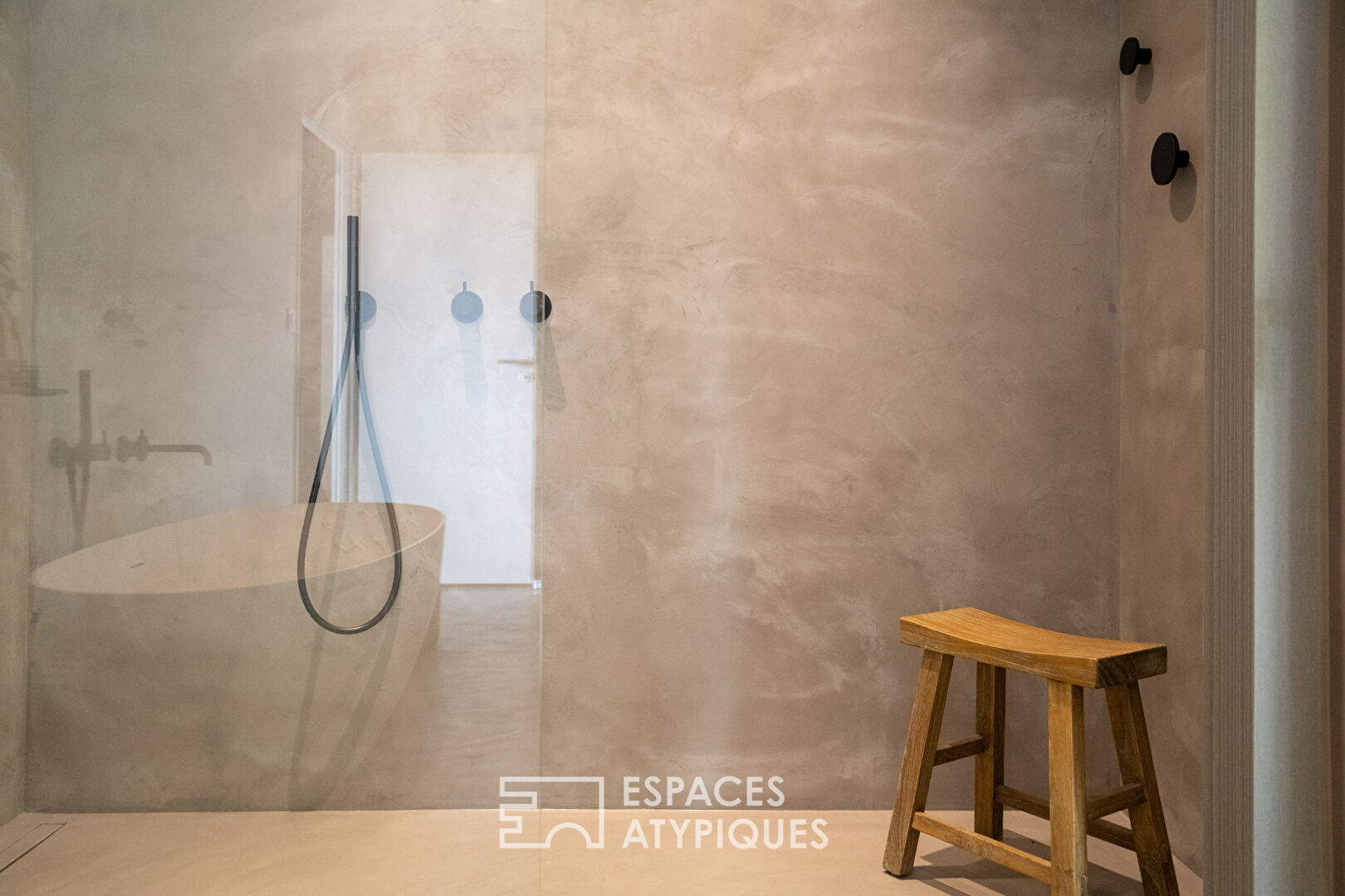 Contemporary elegance in the heart of the countryside