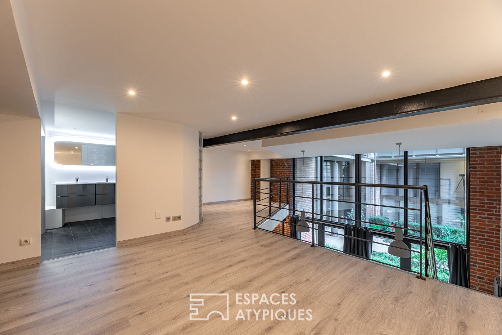 Loft with terrace in a former cotton mill