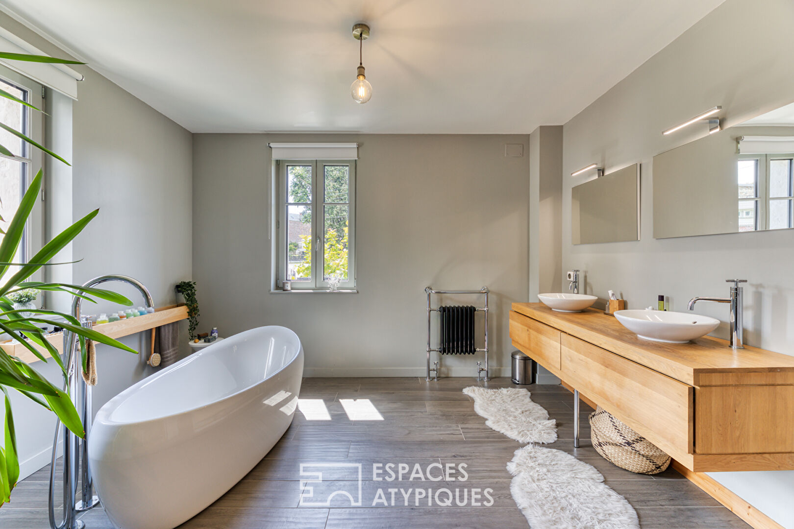 Authentique maison en brique blanche revisitée