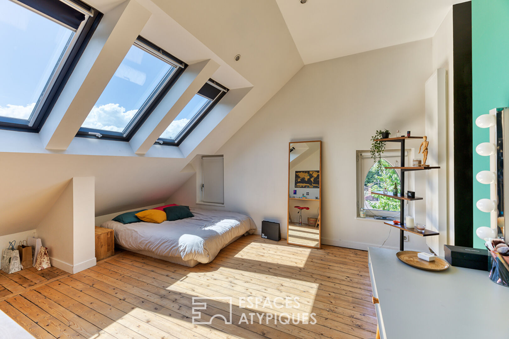 Authentique maison en brique blanche revisitée