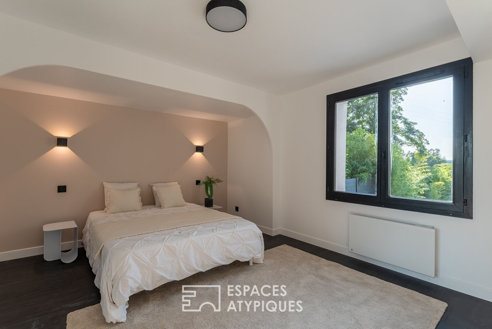 Maison contemporaine rénovée en bord de Seine avec accès et ponton privatifs