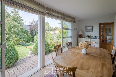 Maison de caractère avec jardin plat et arboré au coeur de Jouvenet