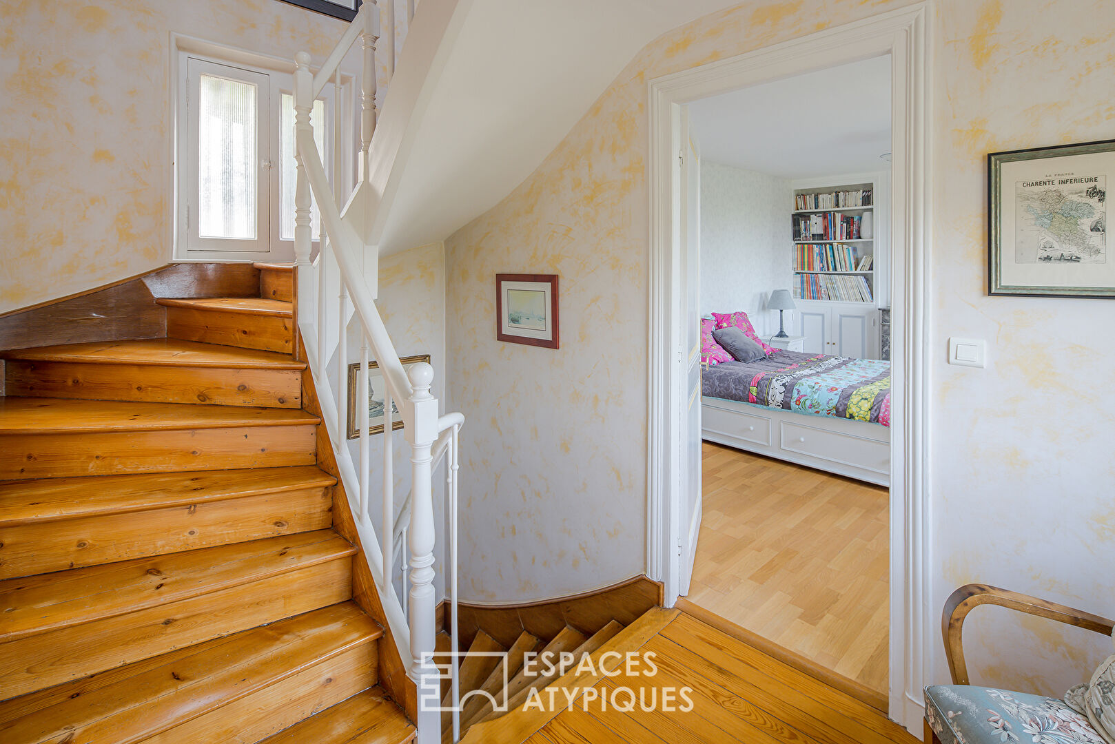 Maison de caractère avec jardin plat et arboré au coeur de Jouvenet