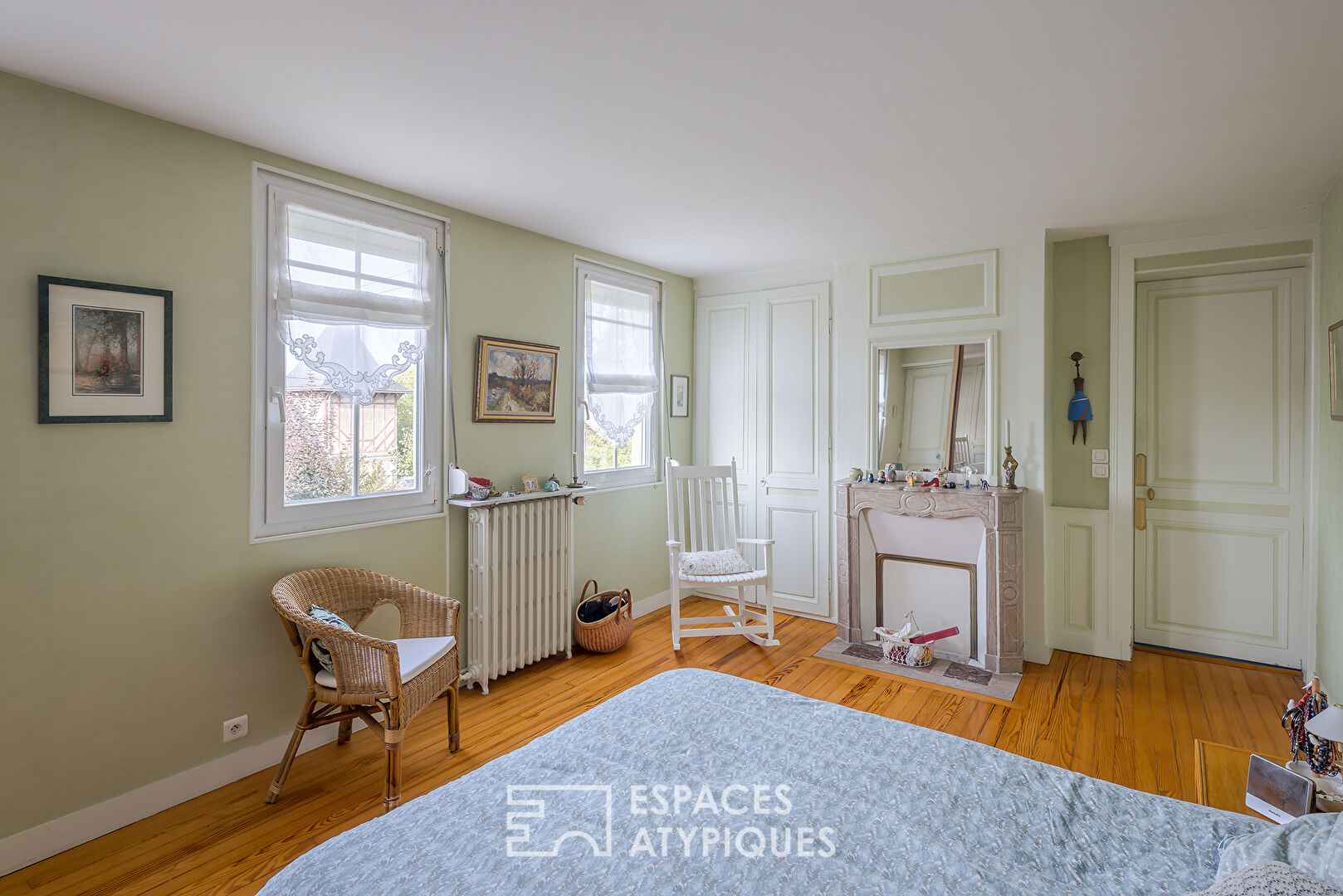 Maison de caractère avec jardin plat et arboré au coeur de Jouvenet