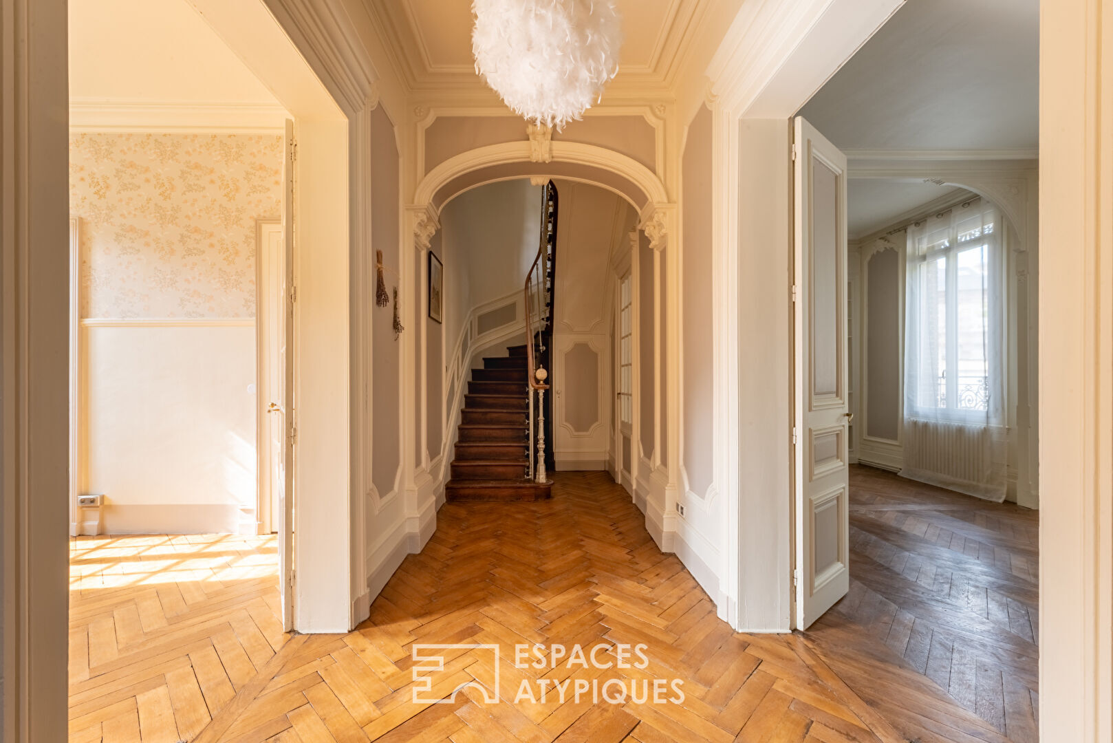 Elegant mansion, fully renovated