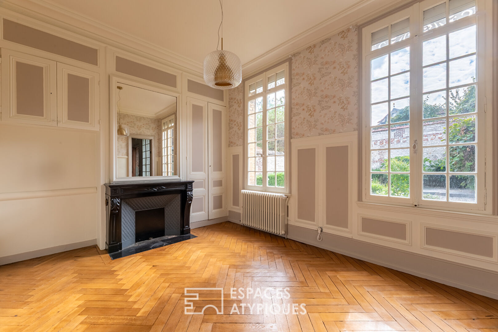 Elegant mansion, fully renovated