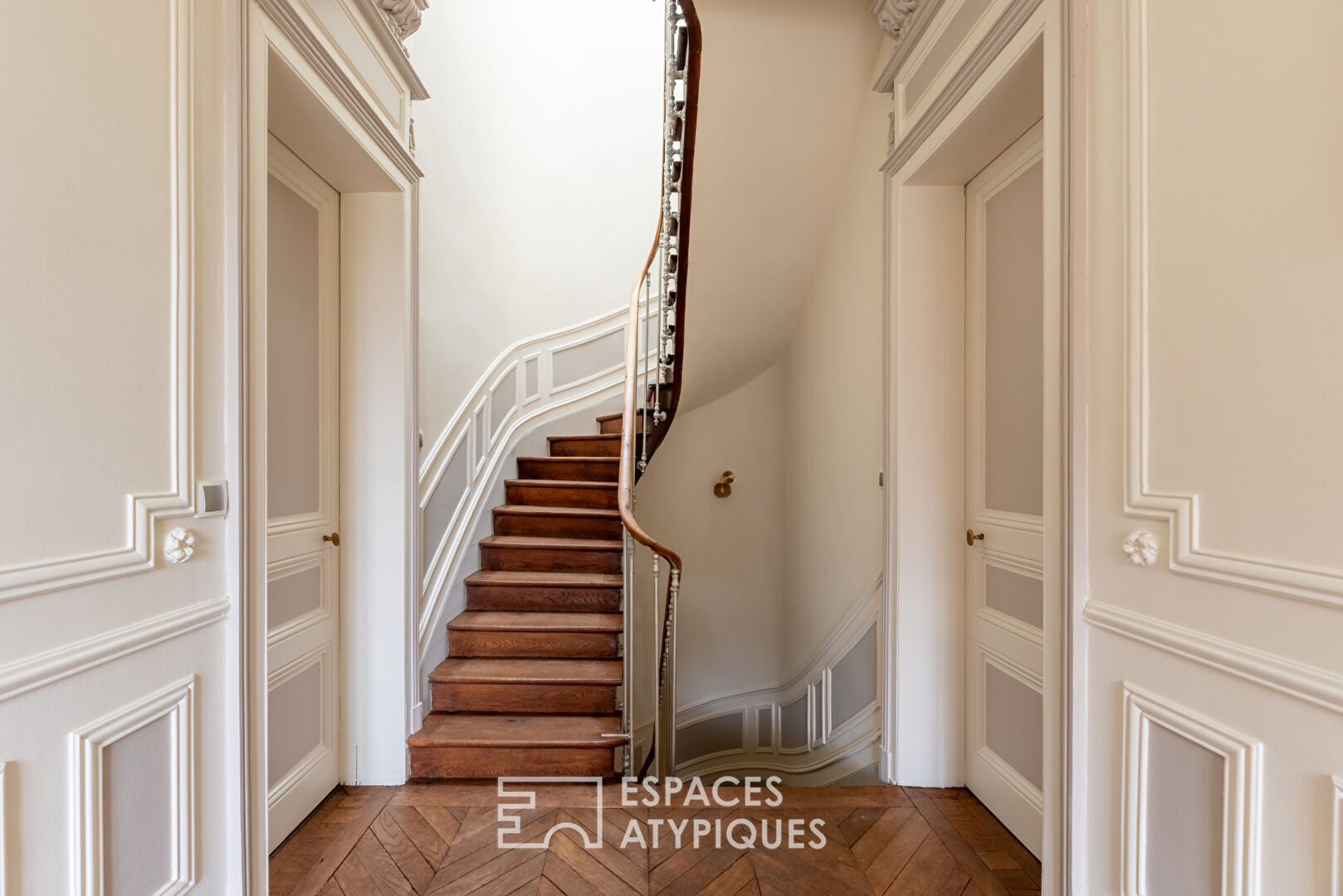 Elegant mansion, fully renovated