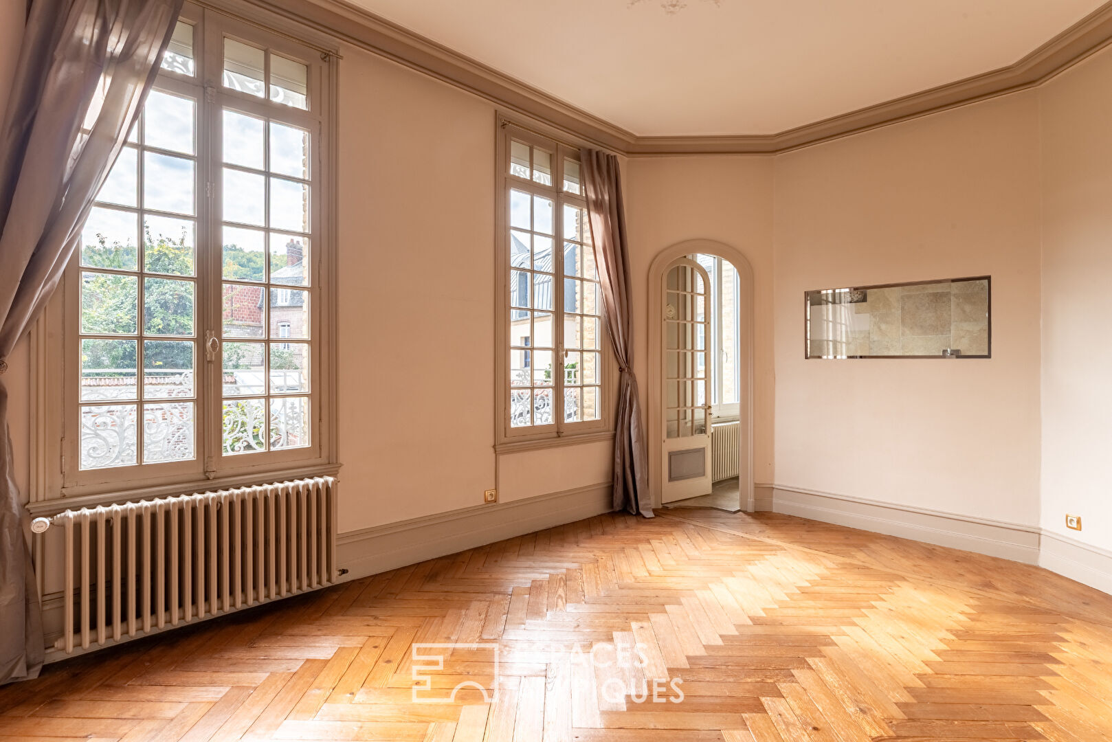 Elegant mansion, fully renovated