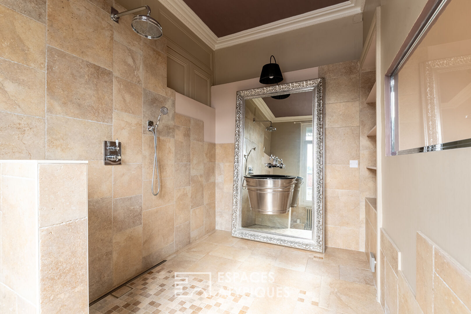 Elegant mansion, fully renovated