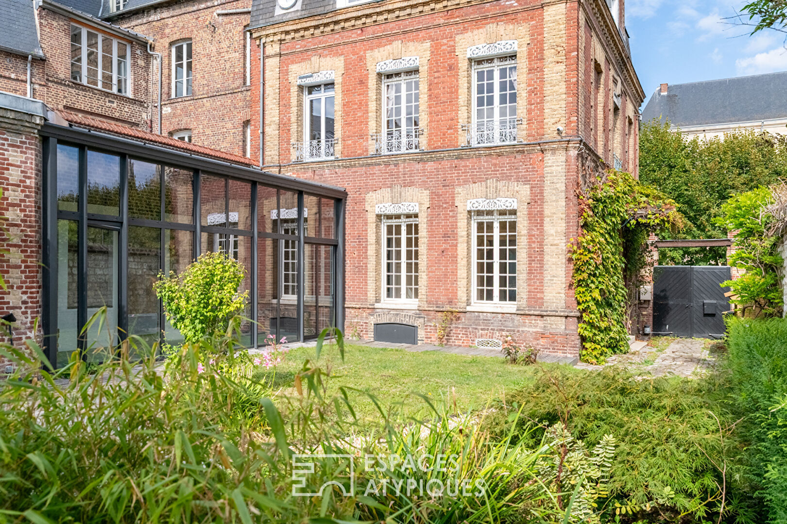 Elegant mansion, fully renovated