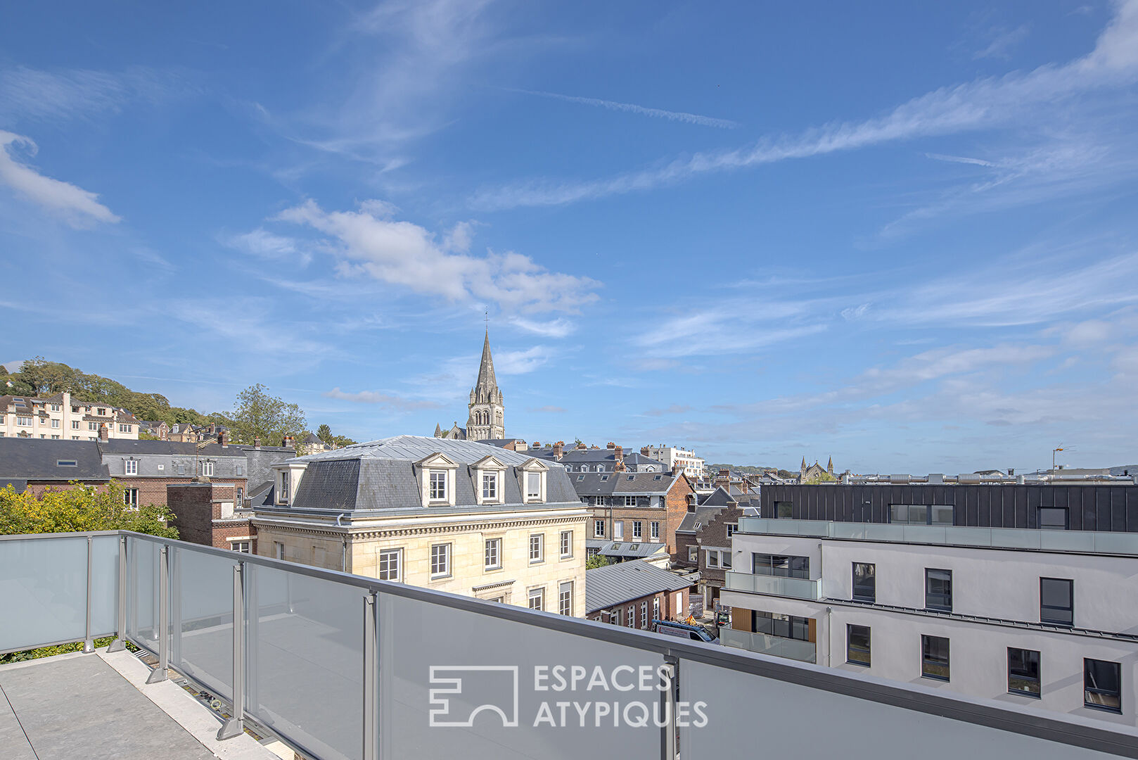 Magnificent Duplex Apartment with 360° Panoramic View of Rouen