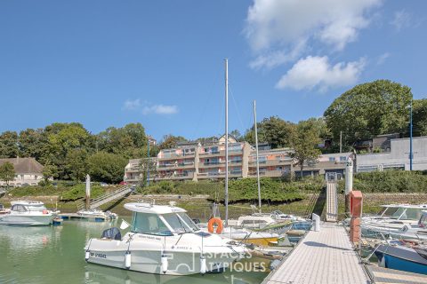 Apartment with view of the marina