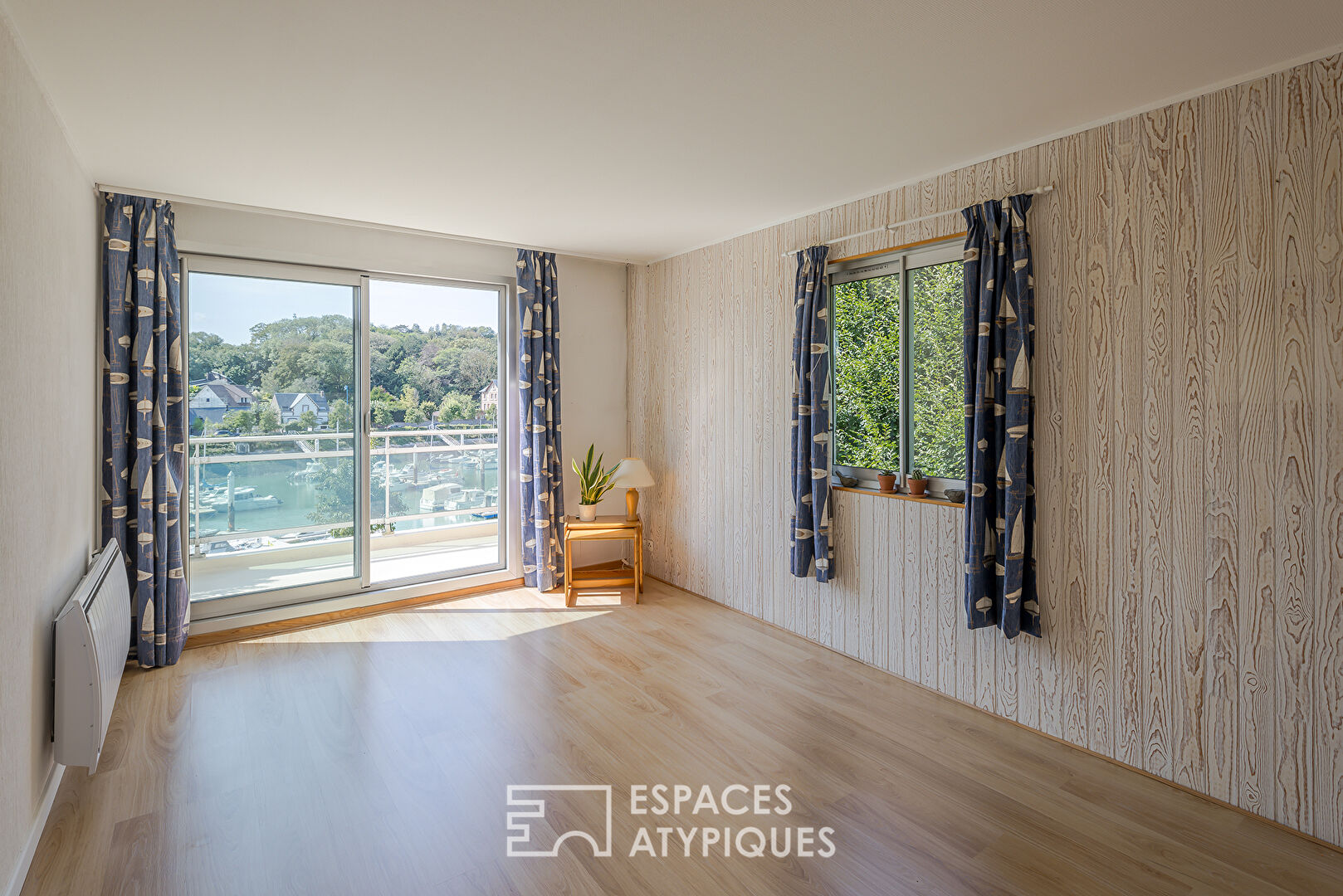 Appartement avec vue sur le port de plaisance