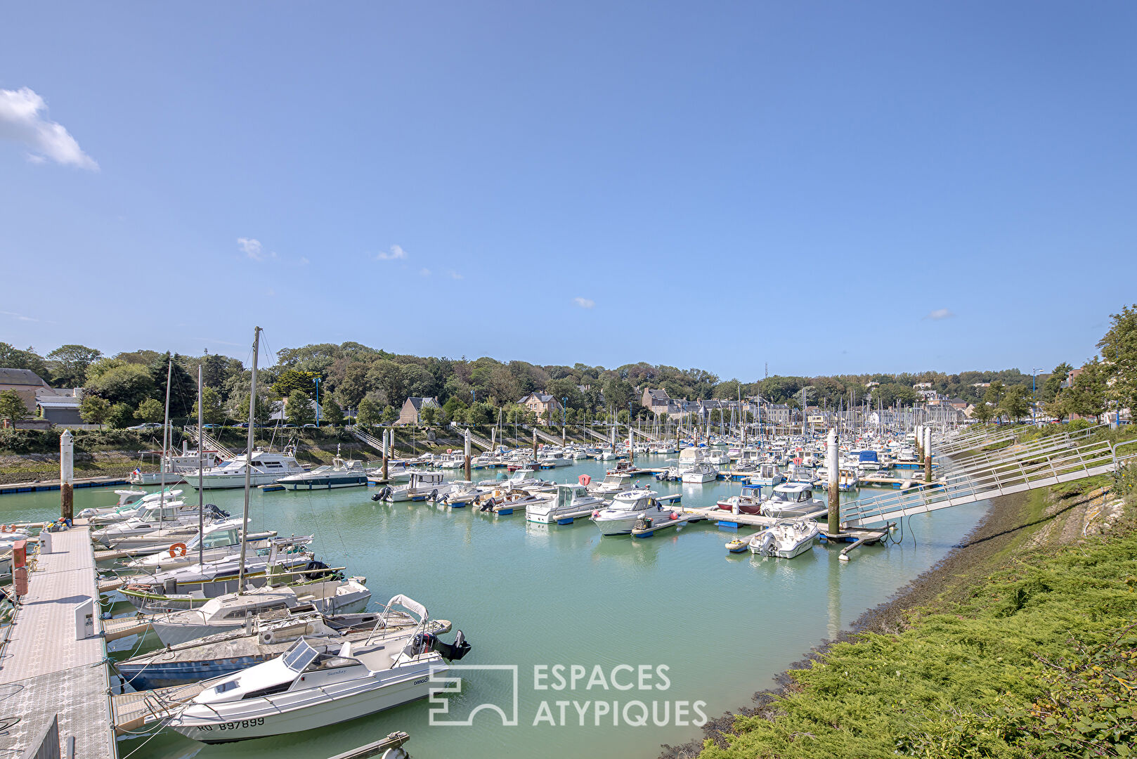 Apartment with view of the marina