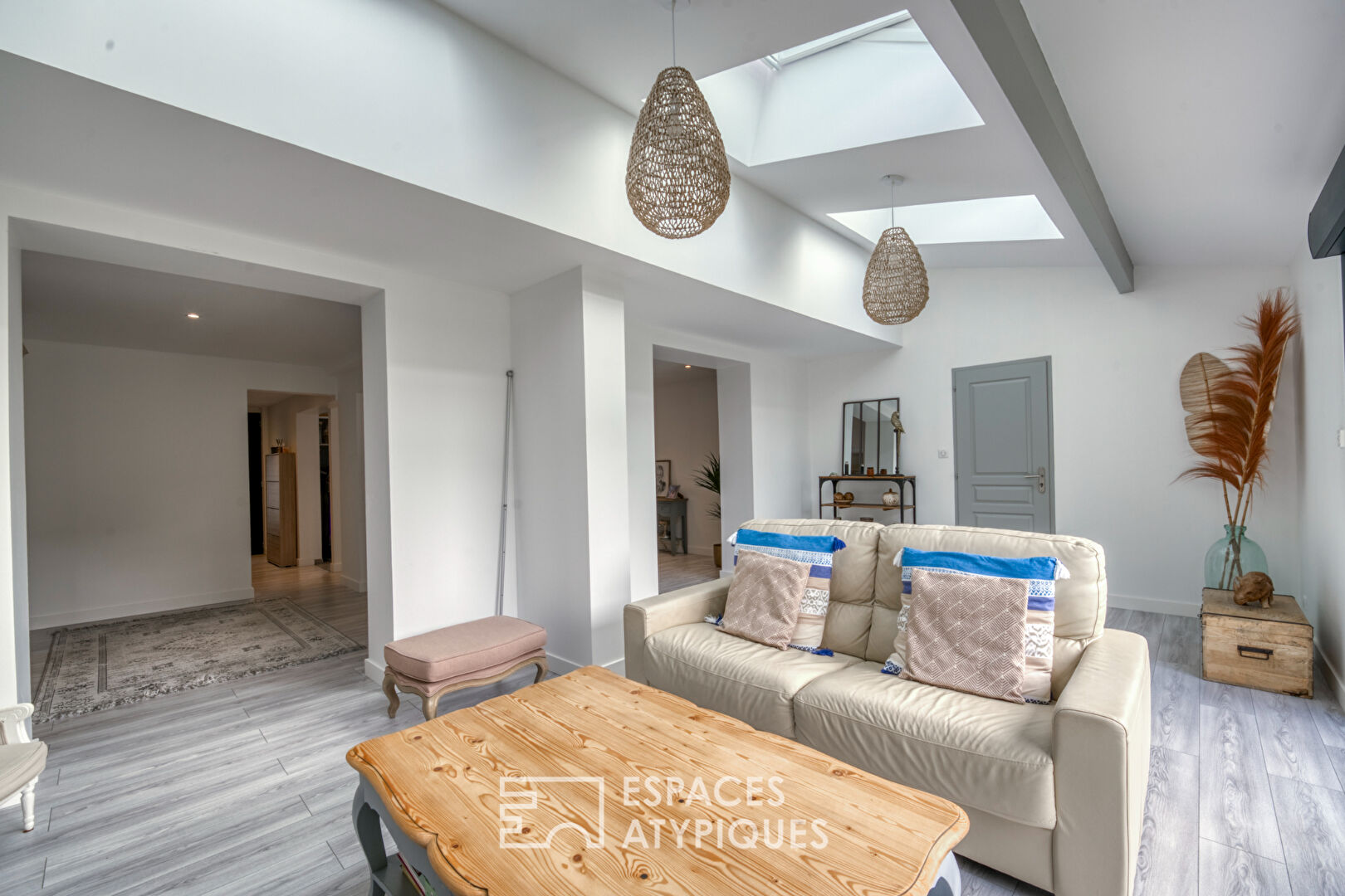 Maison singulière avec jardin et garage au coeur de la Mare au Clerc