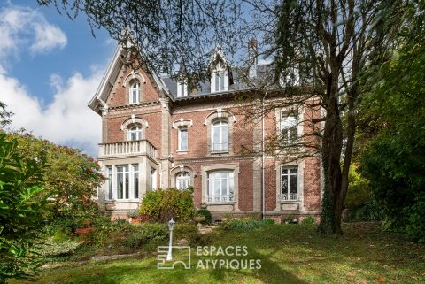 Maison bourgeoise 1900 avec jardin et arbres centenaires