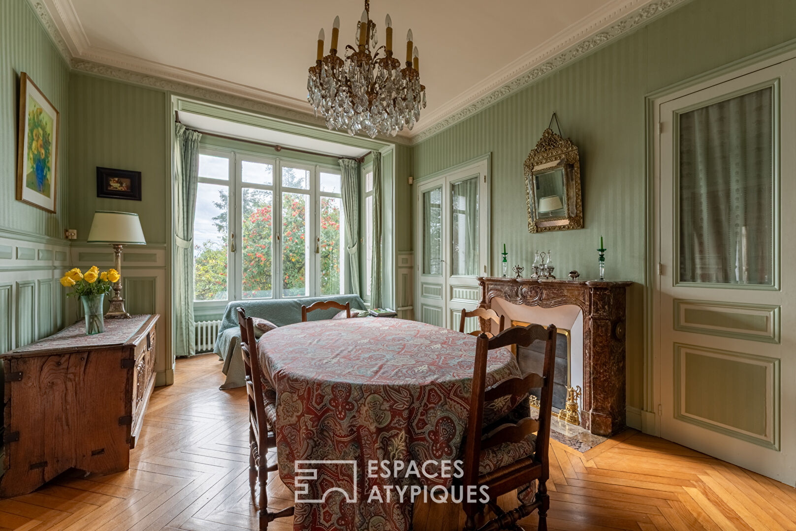Maison bourgeoise 1900 avec jardin et arbres centenaires
