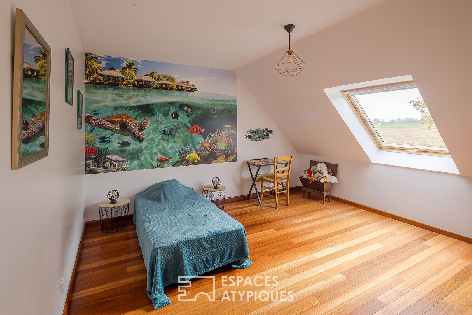 Maison d’architecte sur un terrain paysagé