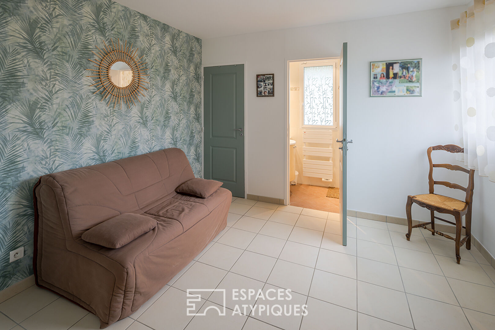Maison d’architecte sur un terrain paysagé