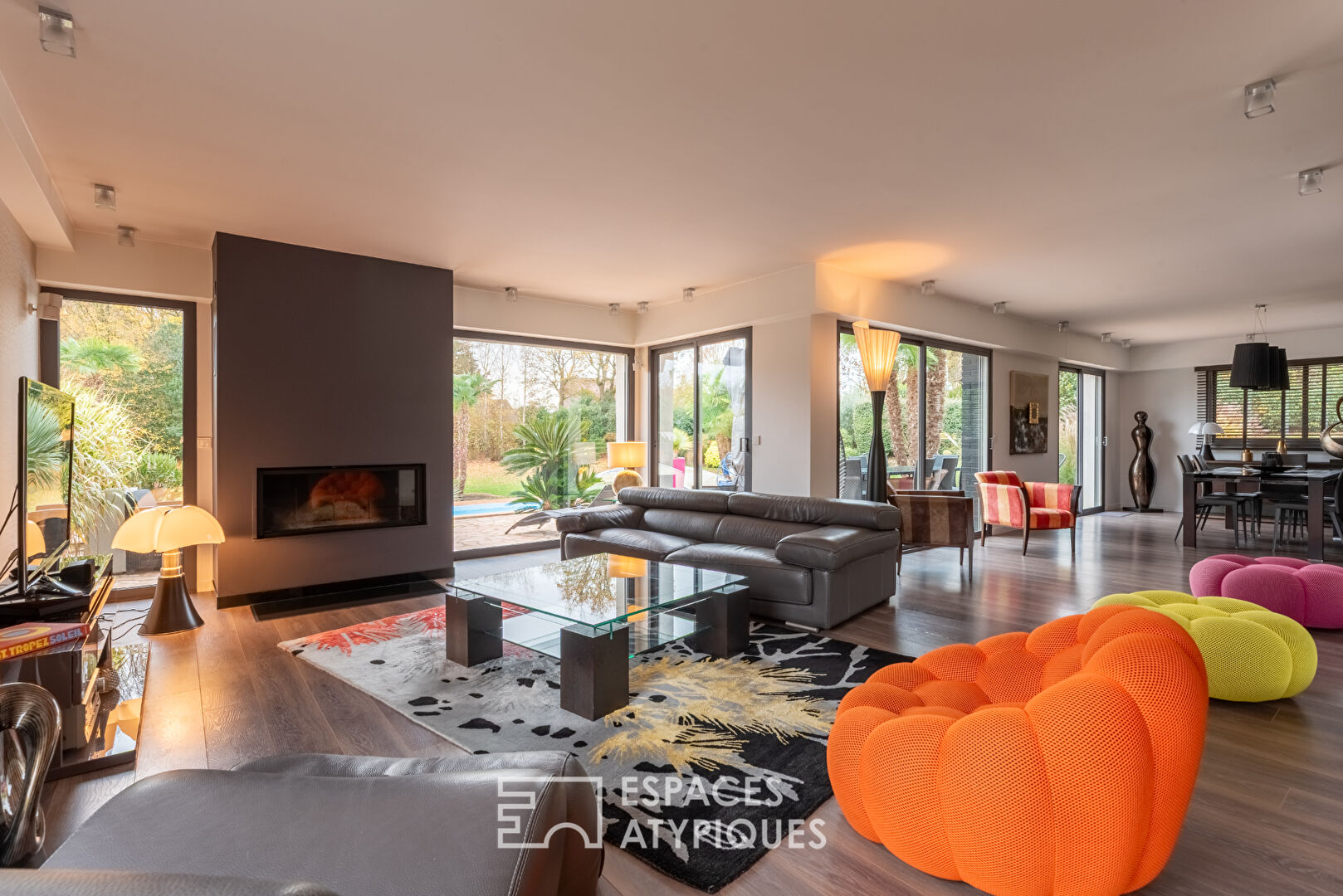 Elégante maison contemporaine avec piscine et parc arboré